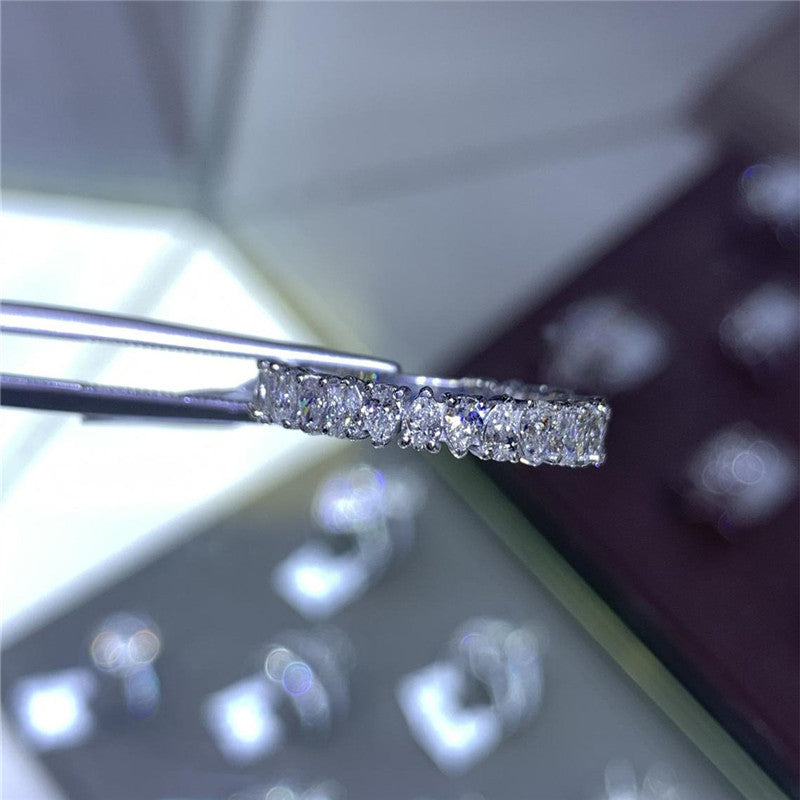 Anello di lusso con gocce d'acqua intarsiata