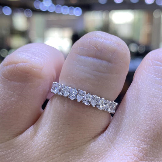 Anello di lusso con gocce d'acqua intarsiata