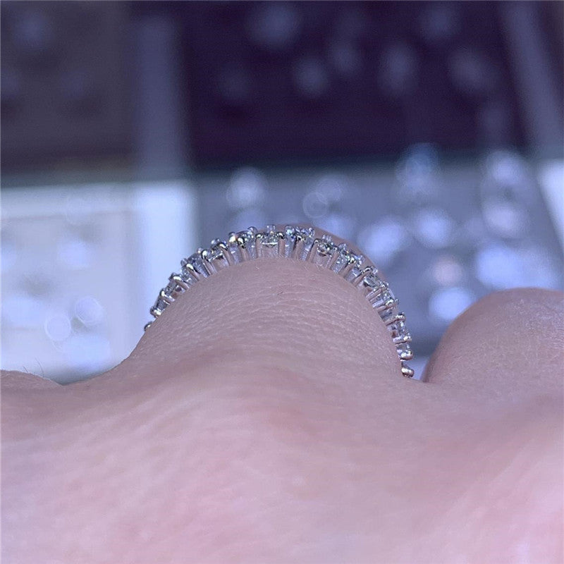 Anello di lusso con gocce d'acqua intarsiata